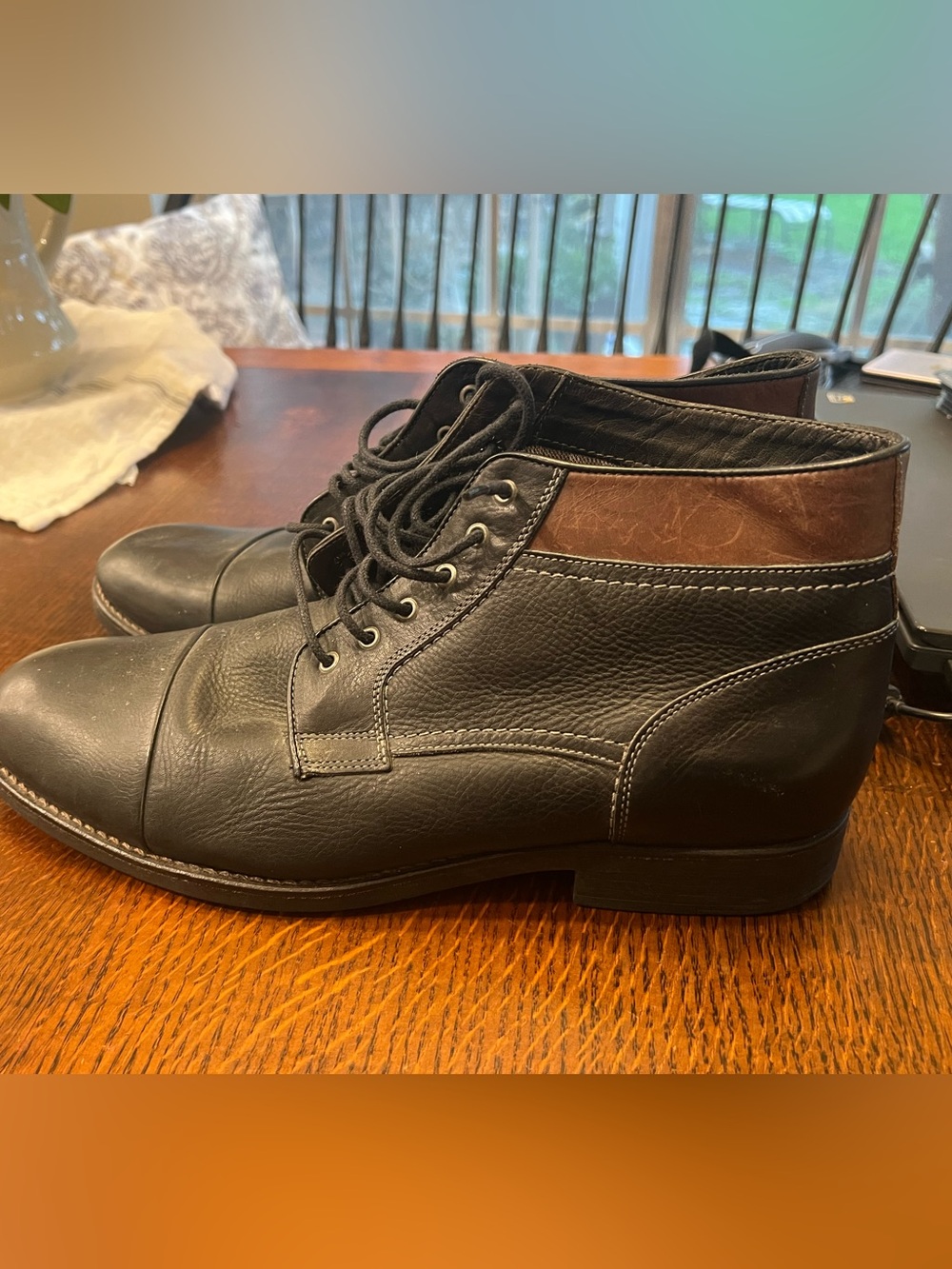 Johnson & Murphy Black Leather Chukka Boots - Classic Lace-Up Style size 12